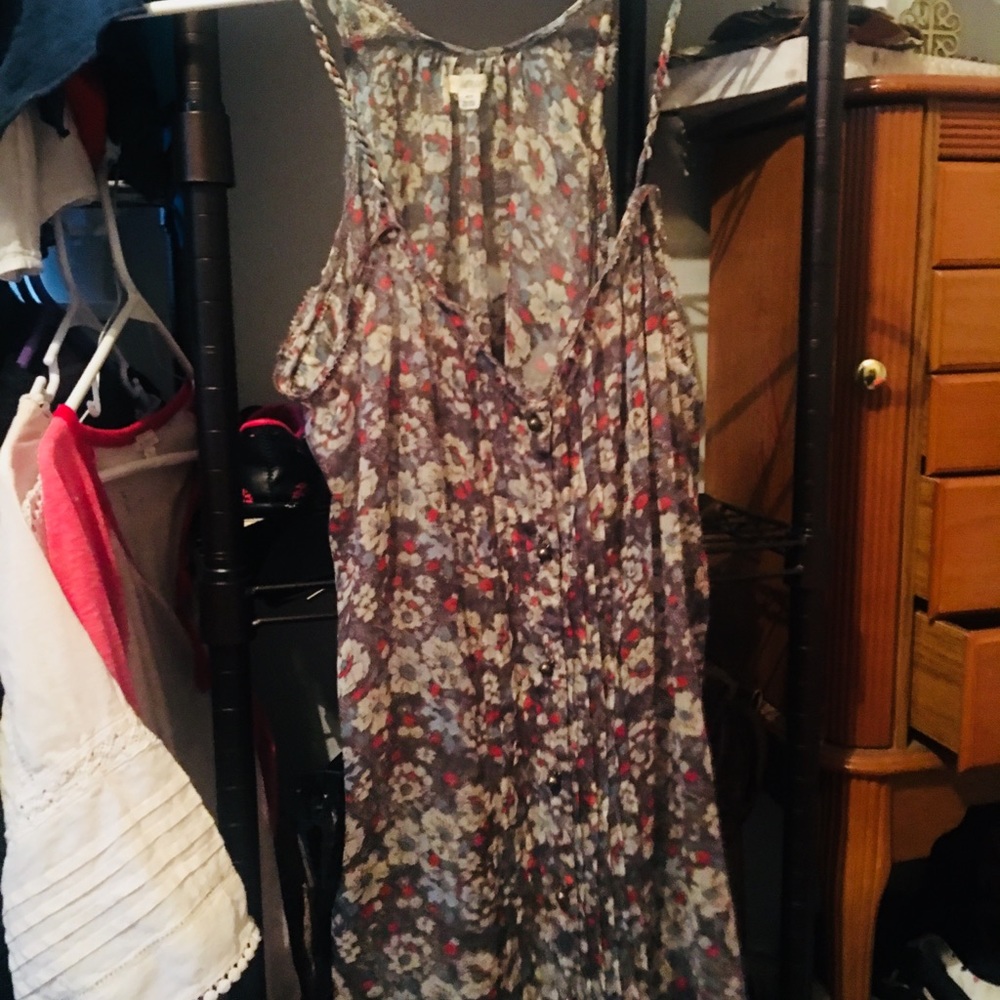 Clothes - Picture 4 of 8
